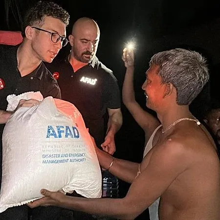 Türkiye’den Bangladeş’e yardım eli