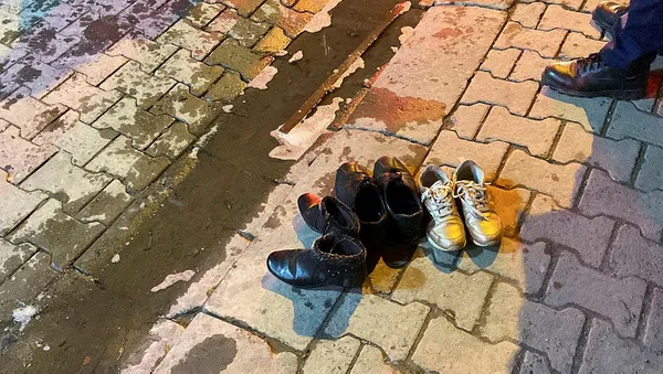 Beyoğlu’nda 7 katlı apartmanda korkutan yangın: Mahsur kalan 3'ü çocuk 7 kişi kurtarıldı-3