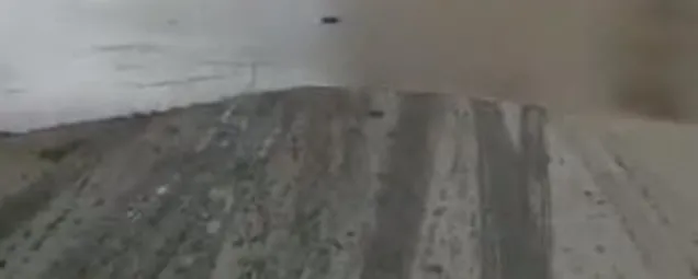 İzmir Seferihisardaki deprem sonrası Sığacıkta deniz suyu karaya geldi