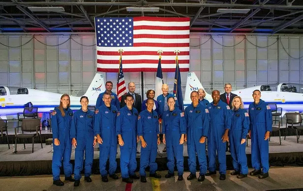 nasa-ay-gorevi-icin-ozel-astronotlari-belirlerdi-turk-vatandasi-deniz-burnham-da-listede-1638909548496.jpeg NASA ay görevi için özel astronotları belirlerdi! Türk vatandaşı Deniz Burnham da listede-3