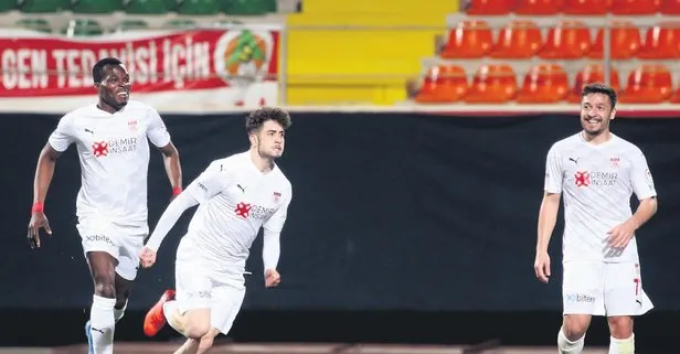 Sivasspor kupada yarı final ilk maçında Alanya’yı yıktı: Final yolunda avantajı kaptı