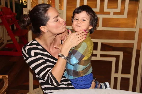 Ebru Şallı'nın lenfomadan ölen oğlu Pars, videosuyla yürek sızlattı! "Ben anneme aşığım"-3