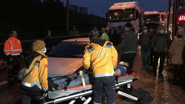 SON DAKİKA: TEM Otoyolu'nda zincirleme kaza: 20'den fazla araç birbirine girdi-4