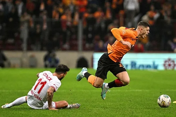 galatasarayda-transferde-surpriz-gelisme-pisadan-morutan-icin-resmi-teklif-1674635358962.jpeg