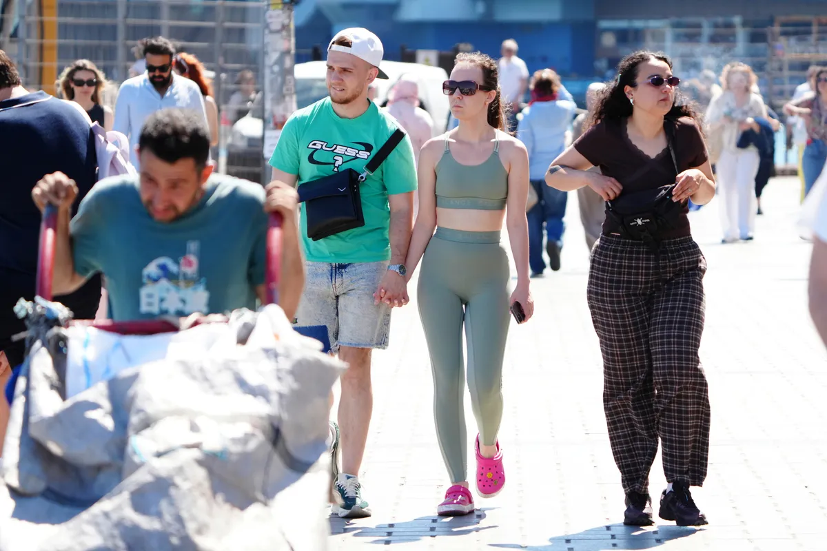Meteoroloji'den sıcaklık alarmı: İstanbul'da o İlçeler 33 dereceyi görecek! Hafta sonu yağışlı sistem geliyor-6
