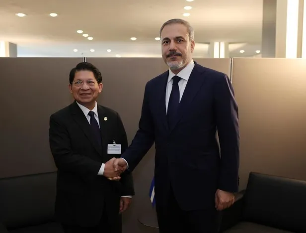 Dışişleri Bakanı Hakan Fidan'dan yoğun diplomasi trafiği: Birçok ülkeden mevkidaşıyla bir araya geldi-10