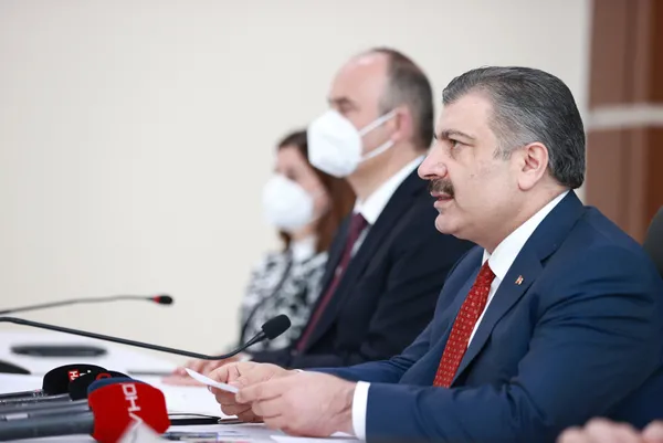 son-dakika-18-yas-ustu-asi-ne-zaman-saglik-bakani-fahrettin-koca-yazin-18-yas-ustunu-asilamak-istiyoruz-1620051386098.jpg SON DAKİKA: 18 yaş üstü aşı ne zaman? Sağlık Bakanı Fahrettin Koca: Yazın 18 yaş üstünü aşılamak istiyoruz-5