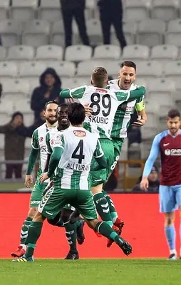 Fırtına turu Trabzon'a bıraktı