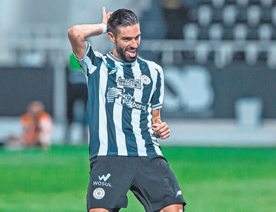 Yannick Carrasco pahalı geldi