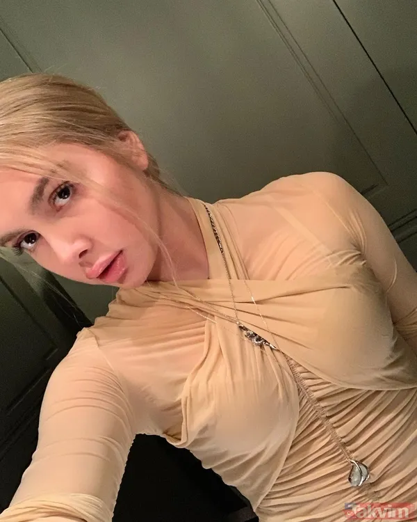 Aleyna Tilki Alaçatı’da sahne aldı performansı olay oldu! Sosyal medya onu konuştu “Aleyna baba bu kez çakıldı” - 1