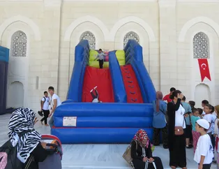 Havadan fotoğraflarla Çamlıca Camii avlusundaki Kur'an kursu şenliği