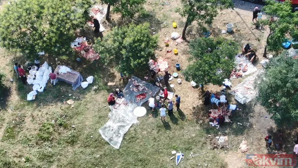 "Bu alanda kesim yasak" afişinin altında kaçak olarak kurban kesimi yaptılar - 11