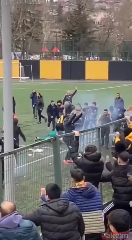 Amatör maçta taraftar sahaya daldı ortalık ringe döndü! Tekme tokat yumruk... O anlar kamerada - 11