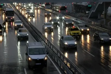 İstanbul’da yağmur sonrası trafik durma noktasına geldi