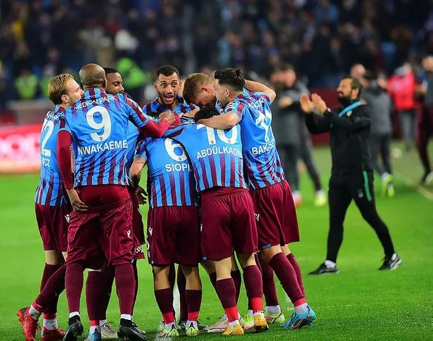 trabzonsporun-muthis-sampiyonluk-kutlamasina-dunyaca-unlu-medya-kuruluslari-lineker-ve-modricde-kayitsiz-kalma-1651617083258.jpeg Trabzonspor'un müthiş şampiyonluk kutlamasına dünyaca ünlü medya kuruluşları Lineker ve Modric'de kayıtsız kalmadı-2