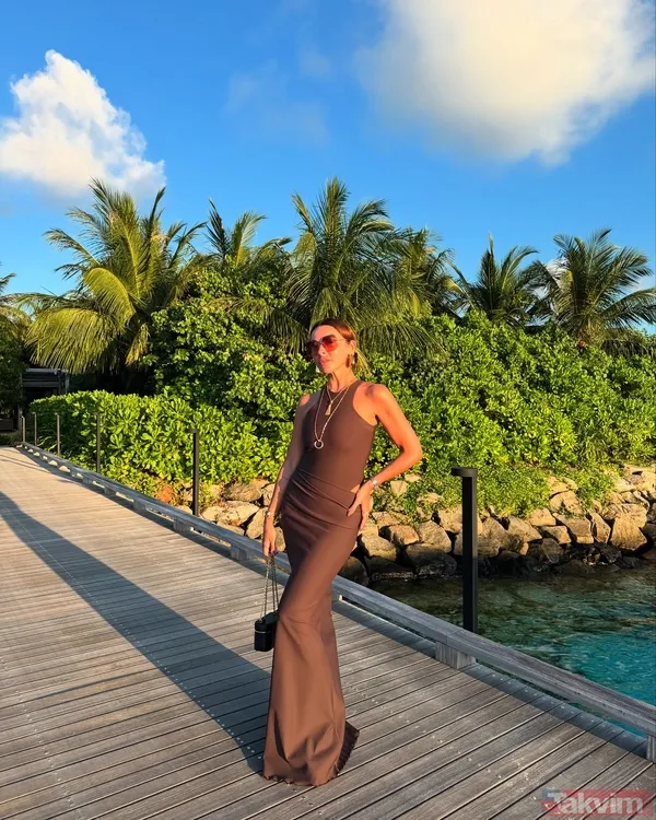 Tatile çıkan Hadise’den bikinili paylaşım gecikmedi! Üstsüz pozuyla sezonu açtı - 7