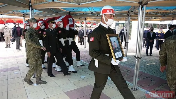 Tatvan'da şehit olan Mehmet Demir son yolculuğuna uğurlandı! Yürek dağlayan görüntü: 1 yaşındaki bebeği... - 10