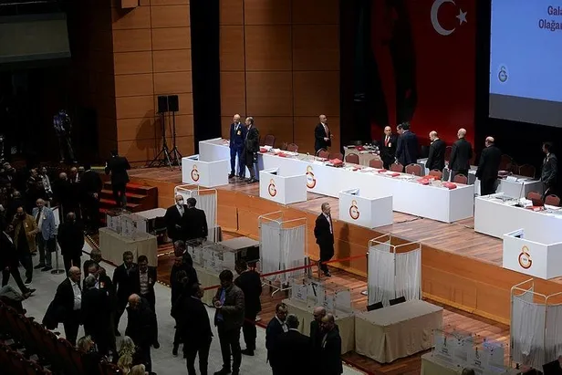 galatasaray-baskani-burak-elmastan-genel-kurula-cargp-1648336985318.jpeg Galatasaray Başkanı Burak Elmas'tan Genel Kurul'a çarpıcı açıklamalar-4