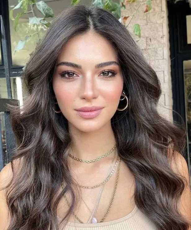 mustafa-mert-koc-ile-iliskisini-sonlandiran-melisa-asli-pamuk-galatasarayin-yildiz-oyuncusuna-gonlunu-kaptirdi-1677617835590.jpeg Mustafa Mert Koç ile ilişkisini sonlandıran Melisa Aslı Pamuk, Galatasaray'ın yıldız oyuncusuna gönlünü kaptırdı-3