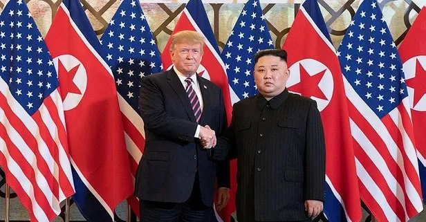 Trump ile Kim Jong-un bir araya geldi