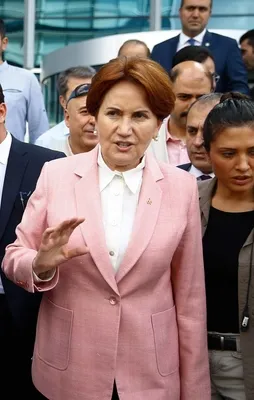 Meral Akşener ihraç edildi!
