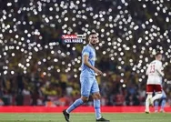 Galatasaraydan yerli sağ bek hamlesi! Özbek temaslara başlayacak...