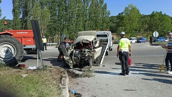 Çorum'da feci kaza: Traktör ile otomobil çarpıştı! Ölü sayısı 3'e yükseldi-2