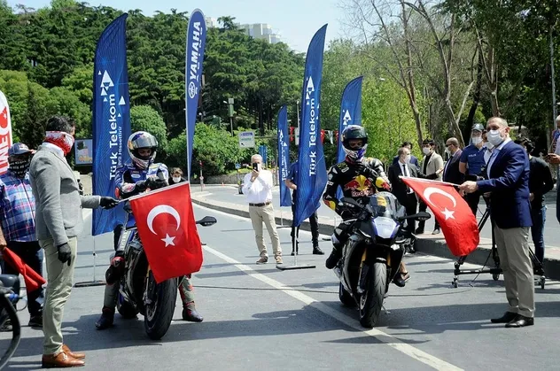 19 Mayıs Atatürk'ü Anma Gençlik ve Spor Bayramı'nda İstanbul'da "Atatürk rallisi"! Kenan Sofuoğlu ve Toprak Razgatlıoğlu yarıştı