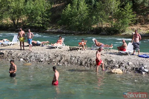 Tunceli'de 40 derece sıcaktan bunalanlar Munzur ve Pülümür çaylarında serinledi - 5