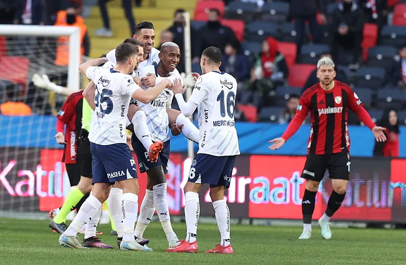 Fenerbahçe'nin yıldızı için Gaziantep FK maçı sonrası çarpıcı yorum! "İmdat düğmesi" - 2