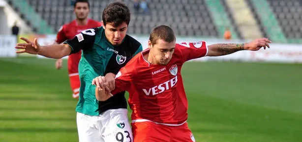 Horoz’dan Tarzan’a çelme