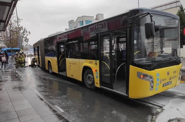 İETT'nin vukuatları bitmiyor! Yerler farklı başrol aynı! İBB'nin iş bilmezliği gözler önüne serildi