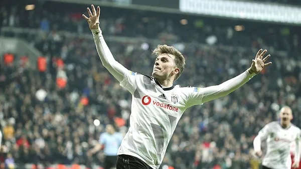 Beşiktaş yönetimi Sırp starın menajerinden istekte bulundu! Adem Ljajic’e kulüp bul-4