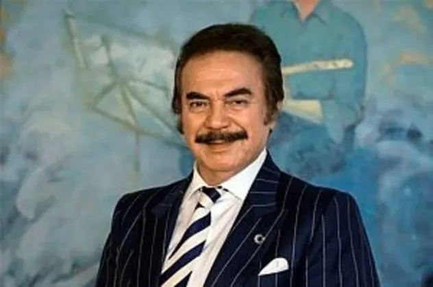 Orhan Gencebay'dan korkutan haber! Eşiyle birlikte apar topar hastaneye götürüldü...