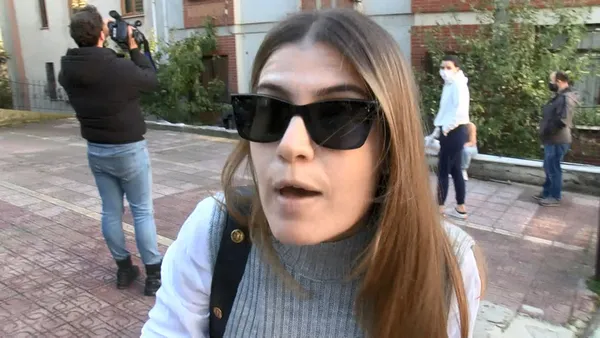 besiktasta-klasik-bir-kaza-surucu-fren-yerine-gaza-basti-otomobil-binanin-bahcesine-dustu-1634800008084.jpg Beşiktaş'ta klasik bir kaza! Sürücü fren yerine gaza bastı otomobil binanın bahçesine düştü-7