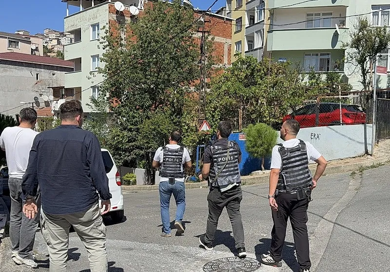 maltepede-alacak-verecek-kavgasi-ev-sahibi-cift-oldu-ozel-harekat-saldirgani-yakaladi-1789045298470.jpeg Maltepe'de alacak-verecek kavgası: 500 bin dolar yüzünden ev sahibi çifti öldürdü, avukatı yaraladı-3