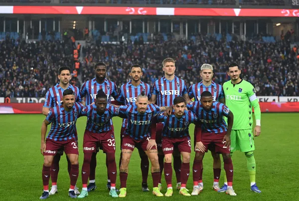 trabzonspor-firtina-gibi-esiyor-super-lig-rekorunu-kirdilar-1640507260413.jpg Trabzonspor fırtına gibi esiyor! Süper Lig rekorunu kırdılar-3