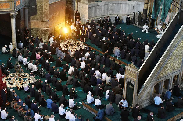 ayasofya-bayram-namazi-kilinacak-mi-ayasofyada-bayram-namazi-var-mi-1596117127707.jpg