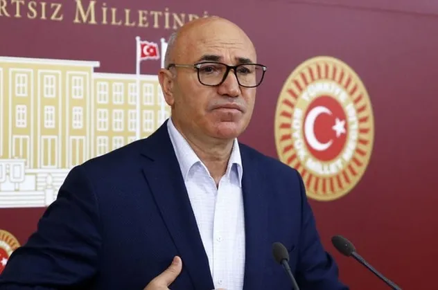 CHP'li provokatör Mahmut Tanal çocukları siyasete karıştırdı! Miniklere dolar sorusu sordurdular