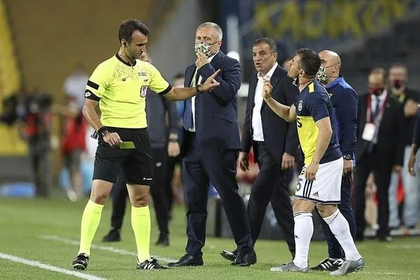 Ozan Tufan direkt kırmızı kart gördü, Emre Belözoğlu çılgına döndü! - 4