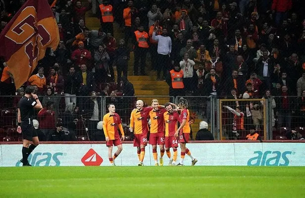 cimbom-dort-kose-galatasaray-4-0-hatayspor-mac-sonucu-1673636618721.jpeg