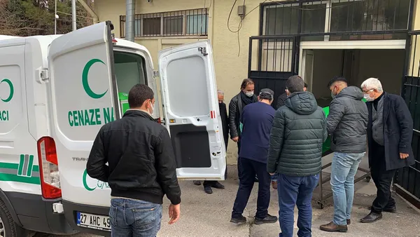 gaziantepte-7-kattan-atlayan-17-yasindaki-feyzanur-hayatini-kaybetti-1609497295696.jpg