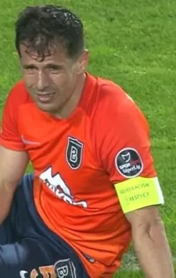 Emre Belözoğlu gözyaşlarını tutamadı!