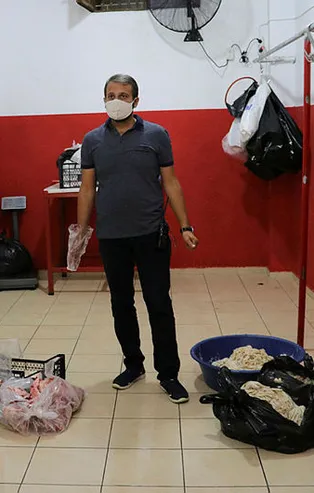 Adana'da mide bulandıran olay! Yüzlerce kilo ele geçirildi!