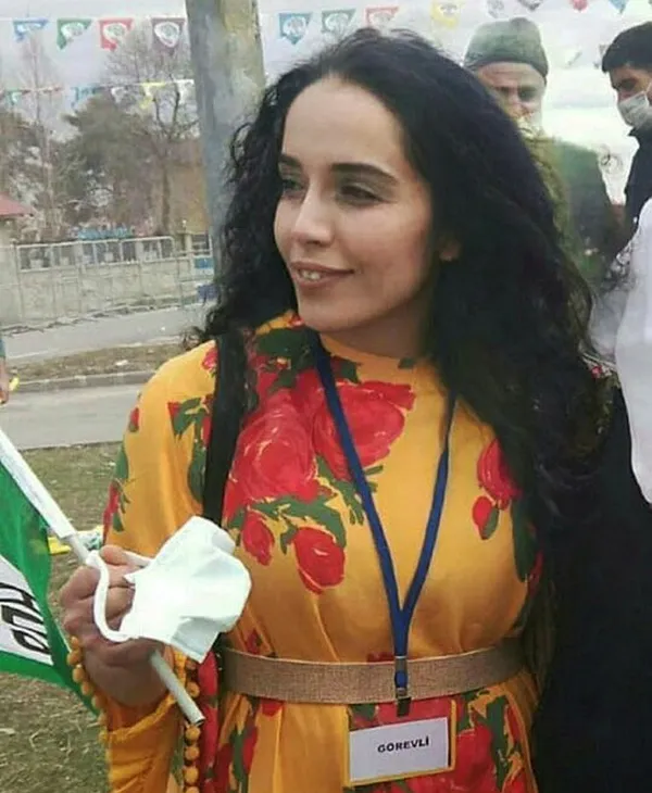 hdp-mus-il-es-baskani-belma-nergiz-bolucu-teror-orgutu-pkkya-uye-oldugu-icin-tutuklandi-1628945896457.jpg HDP Muş İl Eş Başkanı Belma Nergiz, bölücü terör örgütü PKK'ya üye olduğu için tutuklandı-3