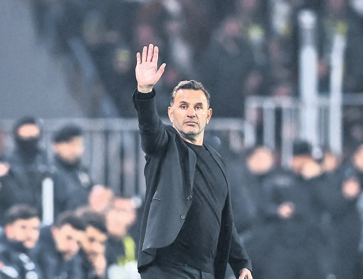 Hem coşku hem tedbir