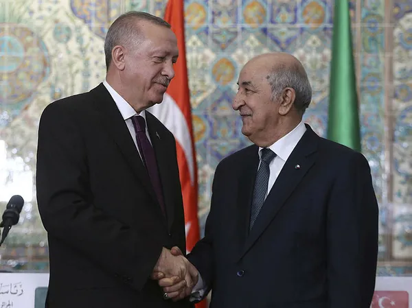 baskan-erdogandan-cezayirde-onemli-aciklamalar-1580053096573.jpg Başkan Erdoğan'dan Cezayir'de önemli açıklamalar-3