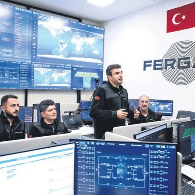 Milli uydu Fergani uzayda