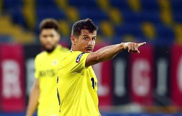 emre-belozoglu-super-lig-tarihine-gecti-4-farkli-10-yilda-gol-atan-ilk-oyuncu-1594147015471.jpeg Emre Belözoğlu Süper Lig tarihine geçti! 4 farklı 10 yılda gol atan ilk oyuncu-3