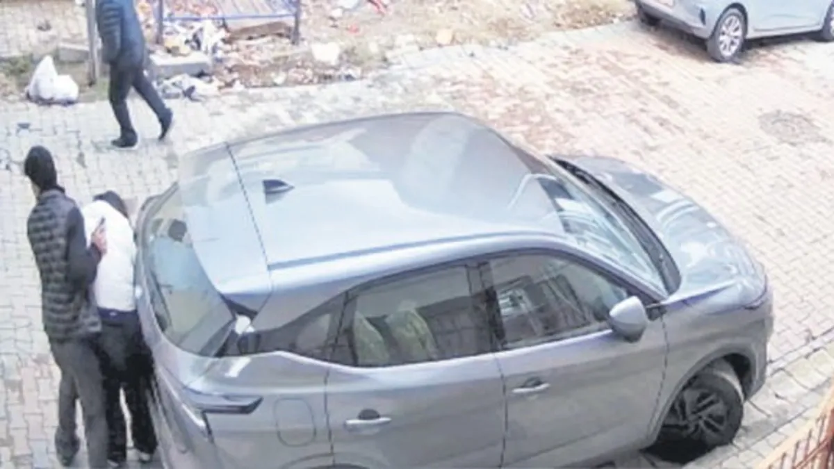 Kağıthane’de şiddet vahşeti! Genç kadın sokak ortasında silahla tehdit edildi